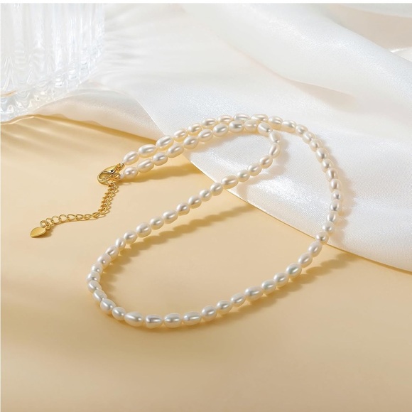 Classic White Pearl Necklace - Picture 5 of 5